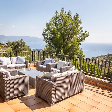 Mariposa Gaou Benat Villa
